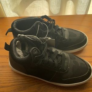 Boys Art Class shoes NWT